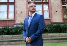 TAFE與大學搶收生 董事嘲大學生做司機