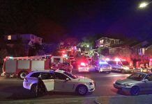 聖誕派對30人合照 露台超重倒塌2死