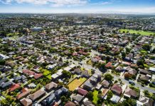 墨市三分一房屋中位價破百萬