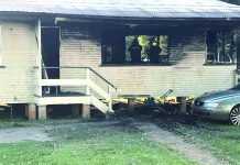 昆省公屋起火奪三命 嬰孩葬身火海母崩潰