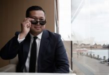 怕與中國同胞迫在市區 豪客乘飛機遊艇全澳遊