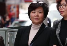 派對上爭位與男子爭執 華婦「猴子偷桃」判罰