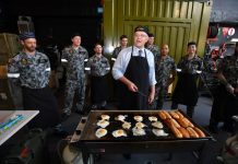 莫禮遜否認站美國一邊