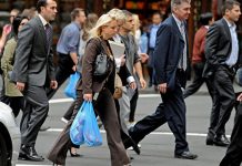 澳洲中年人幸福感最低,育兒養老壓力大