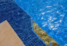 新州一歲男童後院泳池溺斃