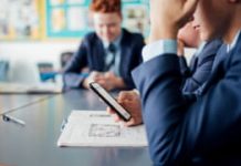 新州公立小學全面禁手機!手機本來就不應該在校園