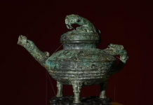 流失海外文物青铜“虎鎣”重回祖国