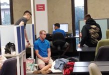 UQ亞裔女學生圖書館內暈倒在地,兩輛救護車抵達現場,留學生:我們在用生命學習