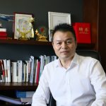 谢总封面照片_5e7c25df668b3.jpg